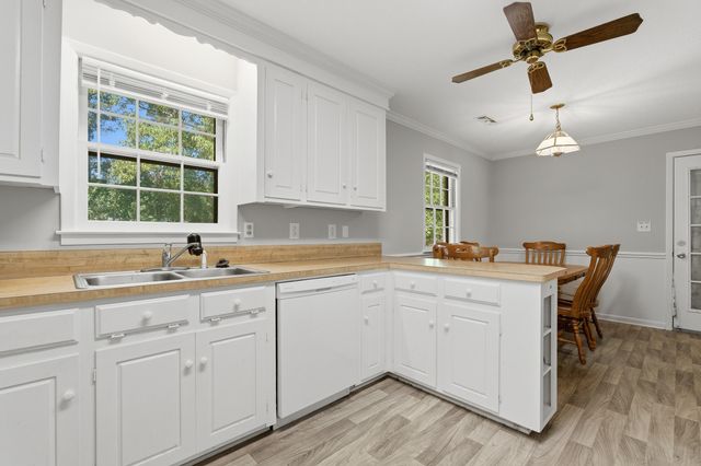 411 Forest Circle, Summerville, SC 29483