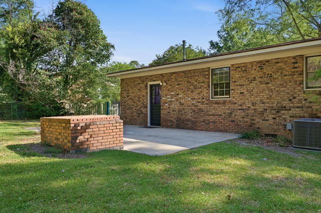 411 Forest Circle, Summerville, SC 29483