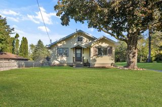 205 S Hackett Road, Waterloo, IA 50701