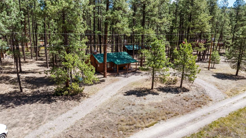 Image 22 of property listing at 27 Horseshoe Trail, Jemez Springs, NM 87025
