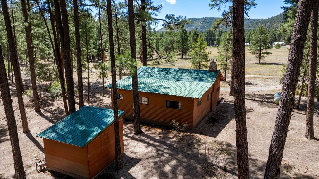 Image 23 of property listing at 27 Horseshoe Trail, Jemez Springs, NM 87025