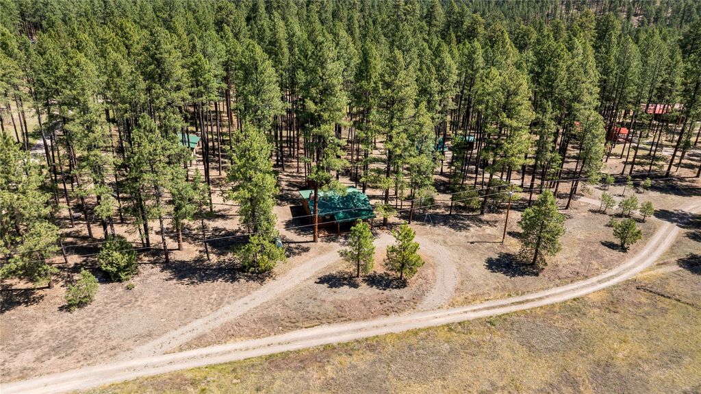 Image 27 of property listing at 27 Horseshoe Trail, Jemez Springs, NM 87025