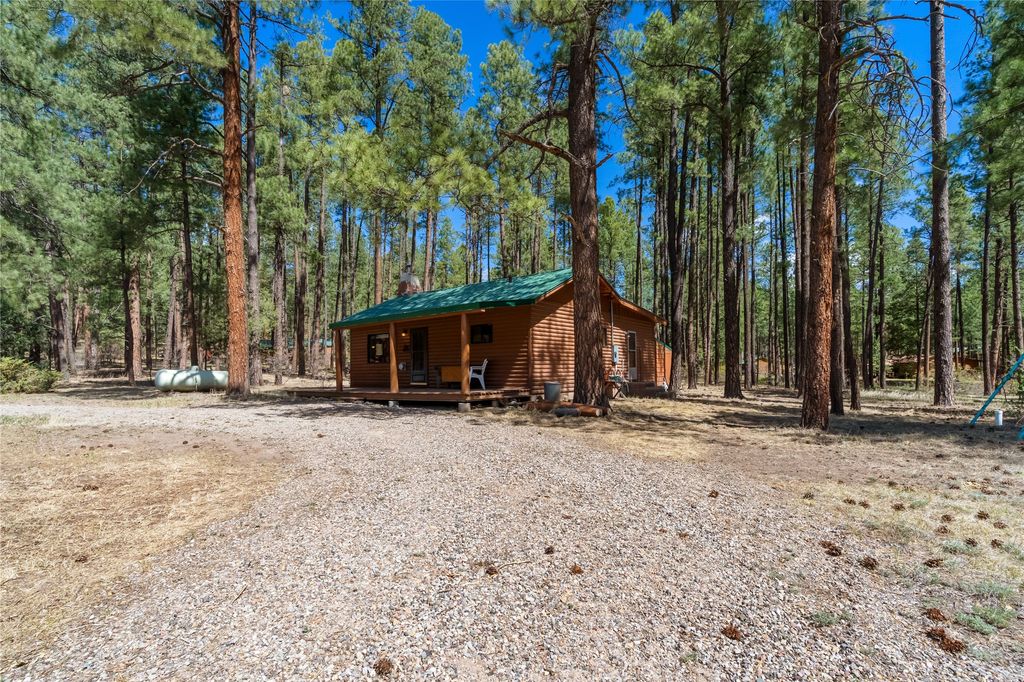 Image 29 of property listing at 27 Horseshoe Trail, Jemez Springs, NM 87025