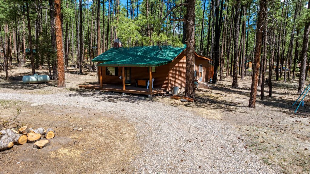 Image 34 of property listing at 27 Horseshoe Trail, Jemez Springs, NM 87025