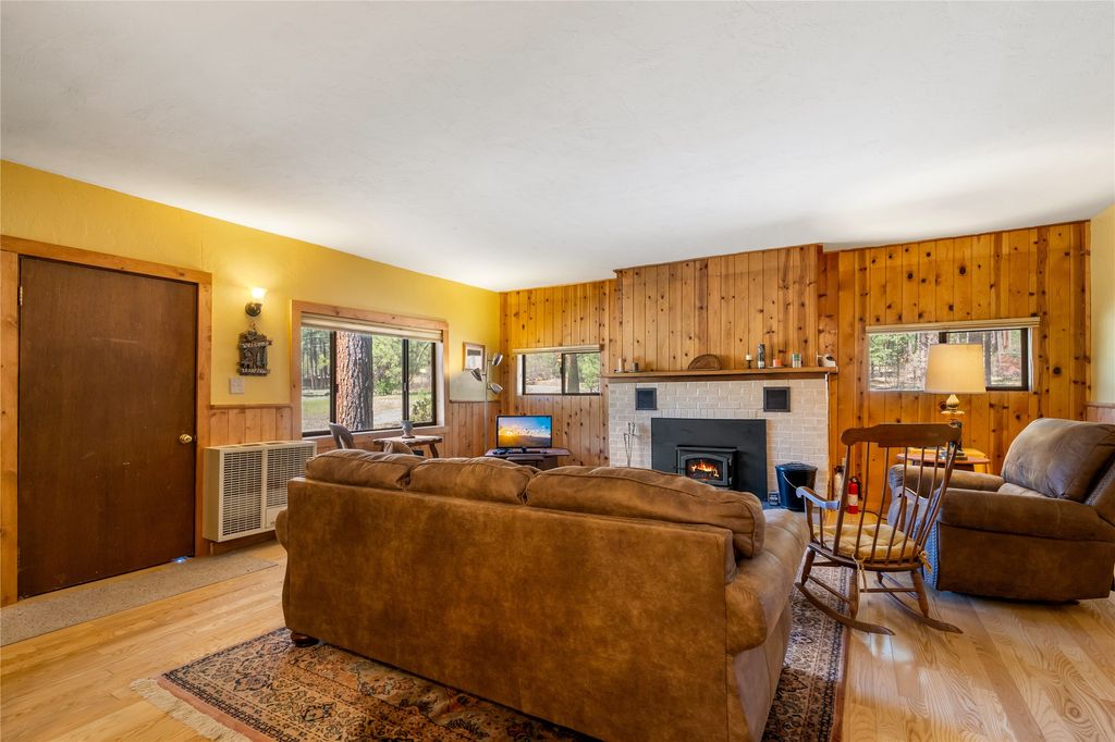 Image 7 of property listing at 27 Horseshoe Trail, Jemez Springs, NM 87025