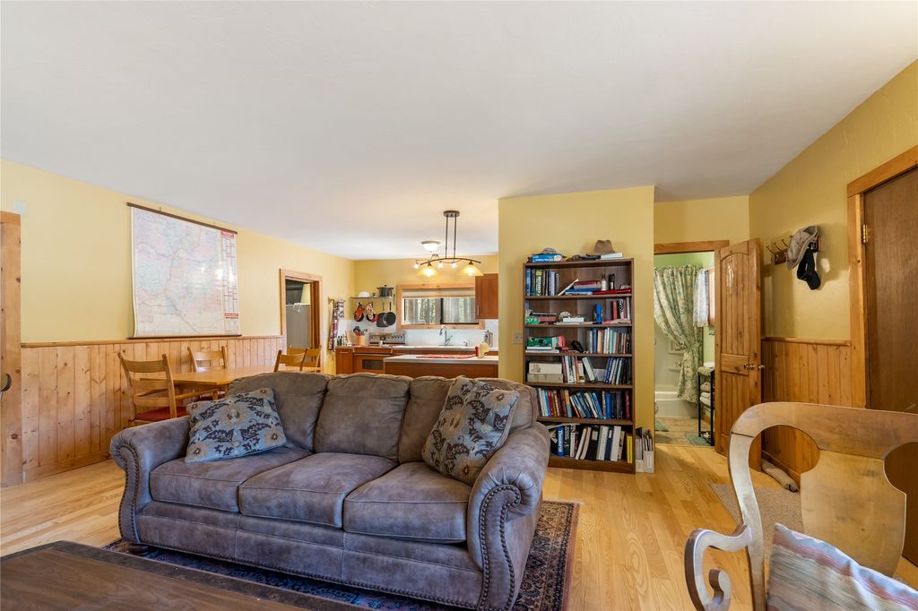 Image 9 of property listing at 27 Horseshoe Trail, Jemez Springs, NM 87025