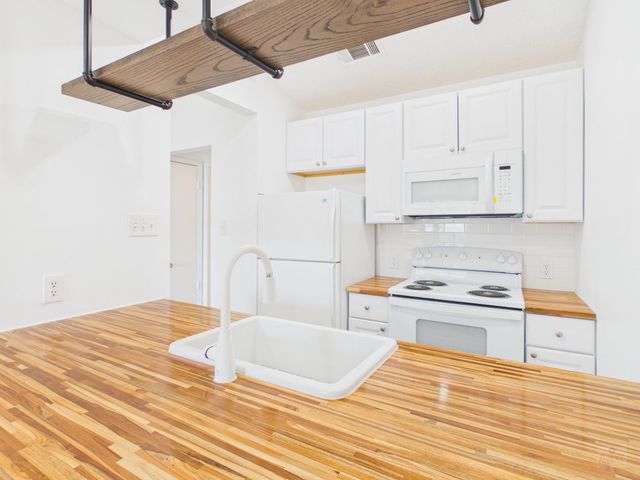 1303 Hollow Creek DR 3, Austin, TX 78704