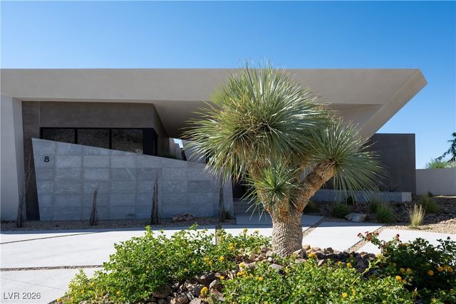 8 Chisel Crest Court, Henderson, NV 89012