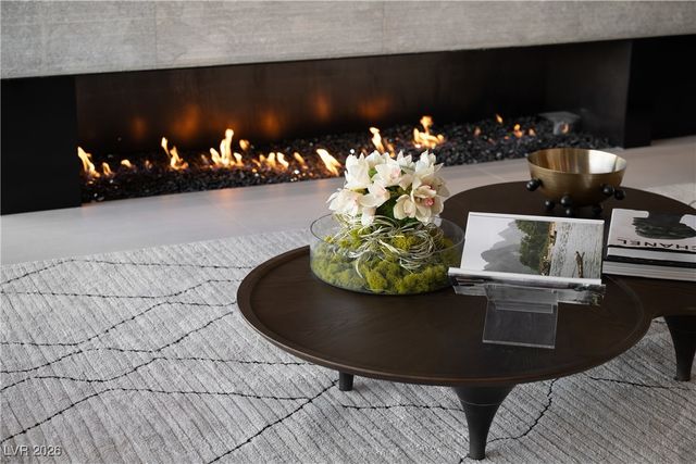 8 Chisel Crest Court, Henderson, NV 89012