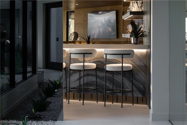 8 Chisel Crest Court, Henderson, NV 89012