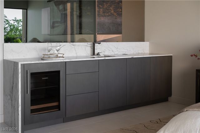 8 Chisel Crest Court, Henderson, NV 89012