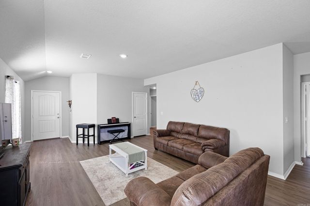 8 Candlelight Drive, Conway, AR 72032