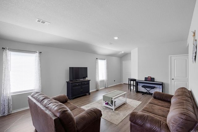 8 Candlelight Drive, Conway, AR 72032