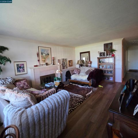 2190 Charlotte Ave, Concord, CA 94518