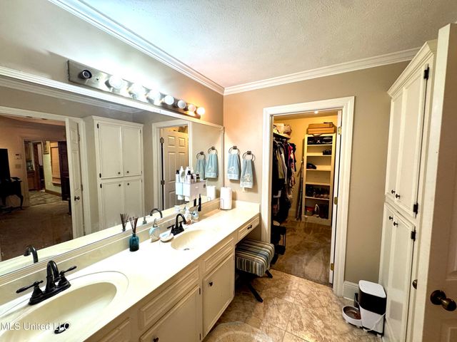 427 Autumn Oak Drive, Madison, MS 39110