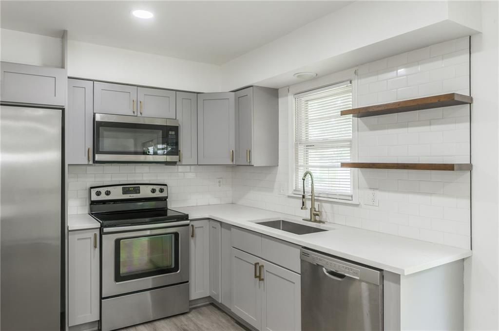 2972 Iva Drive, Independence, MO 64057