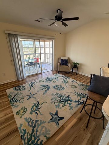 201 Landing Rd Apt H, North Myrtle Beach, SC 29582