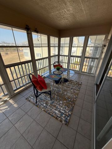 201 Landing Rd Apt H, North Myrtle Beach, SC 29582