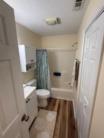 201 Landing Rd Apt H, North Myrtle Beach, SC 29582