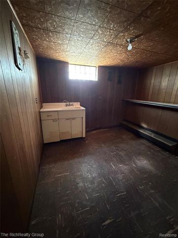 18039 Wood Street, Melvindale, MI 48122