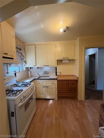18039 Wood Street, Melvindale, MI 48122