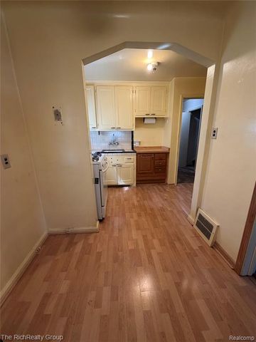 18039 Wood Street, Melvindale, MI 48122