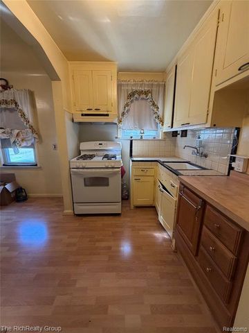 18039 Wood Street, Melvindale, MI 48122