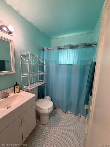 18039 Wood Street, Melvindale, MI 48122