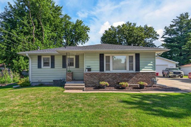 1030 Downing Avenue, Waterloo, IA 50701