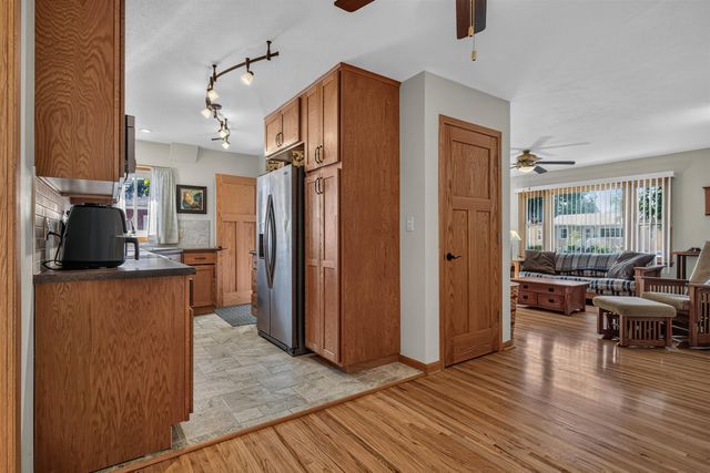 1030 Downing Avenue, Waterloo, IA 50701
