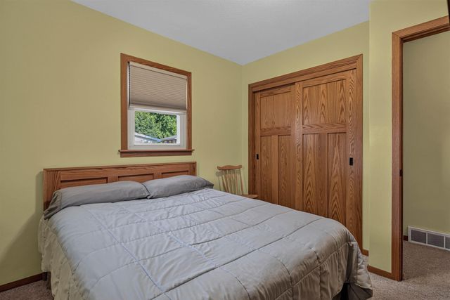 1030 Downing Avenue, Waterloo, IA 50701