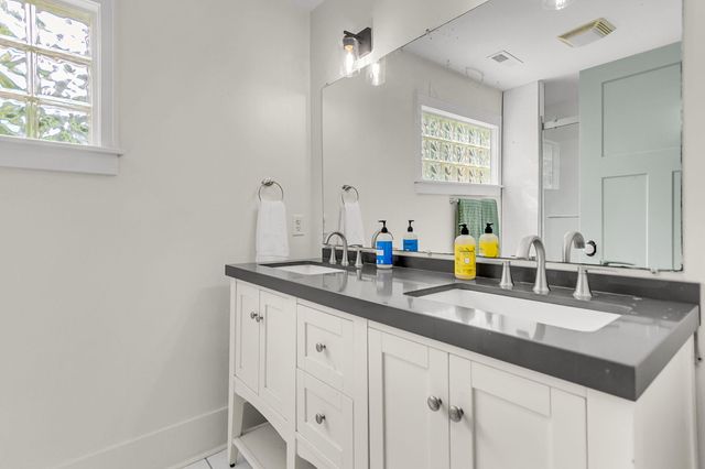 12 Stratford Road, Charleston, SC 29407