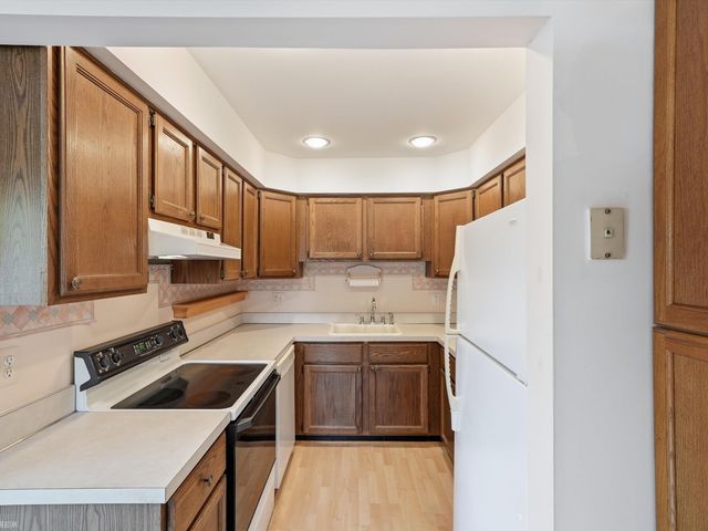 37388 Clubhouse Drive, Sterling Heights, MI 48312