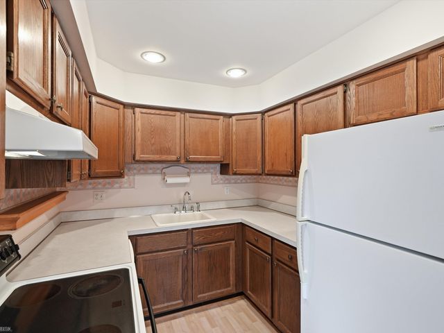 37388 Clubhouse Drive, Sterling Heights, MI 48312