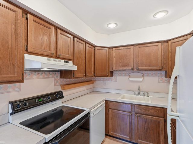 37388 Clubhouse Drive, Sterling Heights, MI 48312