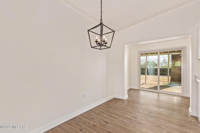 5547 S Meadowlark Avenue, Tucson, AZ 85746