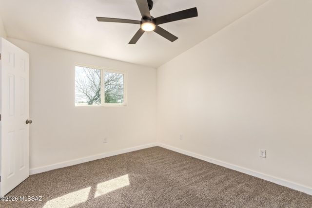 5547 S Meadowlark Avenue, Tucson, AZ 85746