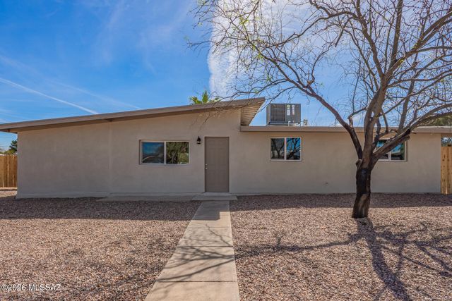 5547 S Meadowlark Avenue, Tucson, AZ 85746