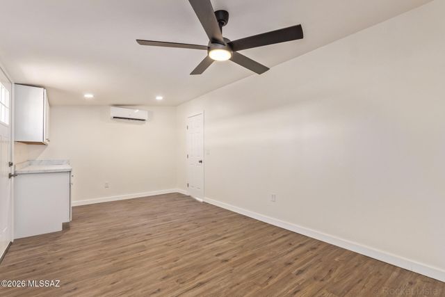 5547 S Meadowlark Avenue, Tucson, AZ 85746