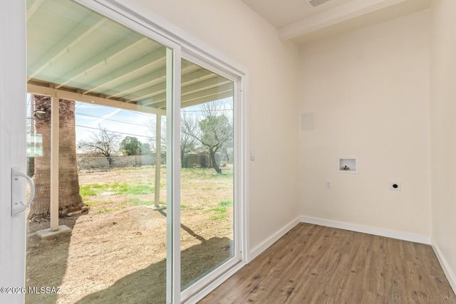 5547 S Meadowlark Avenue, Tucson, AZ 85746