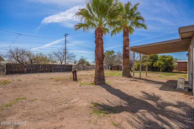 5547 S Meadowlark Avenue, Tucson, AZ 85746