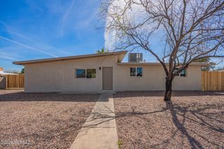 5547 S Meadowlark Avenue, Tucson, AZ 85746