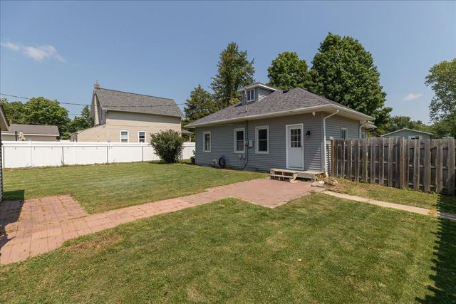 301 N Mantorville Avenue, Kasson, MN 55944