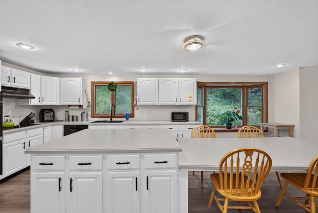 10 Fairway Dr, Groton, MA 01450
