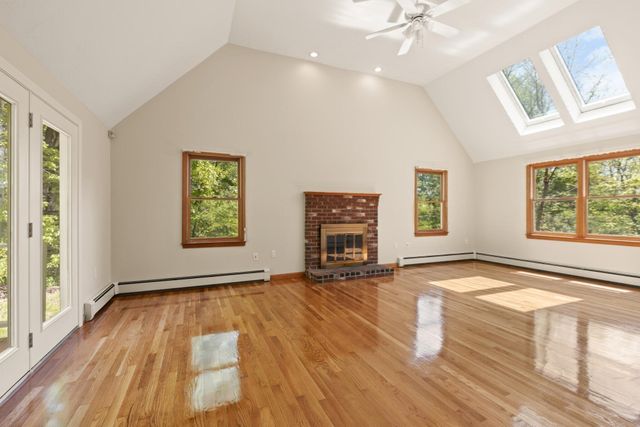 10 Fairway Dr, Groton, MA 01450