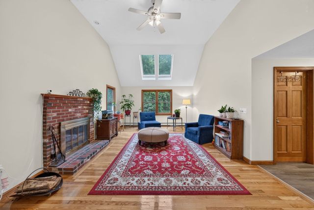 10 Fairway Dr, Groton, MA 01450