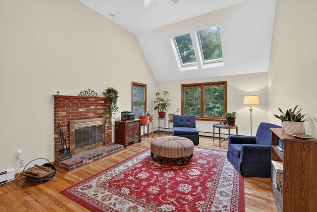 10 Fairway Dr, Groton, MA 01450