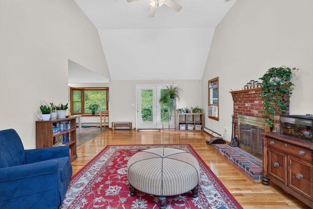 10 Fairway Dr, Groton, MA 01450