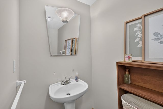 10 Fairway Dr, Groton, MA 01450