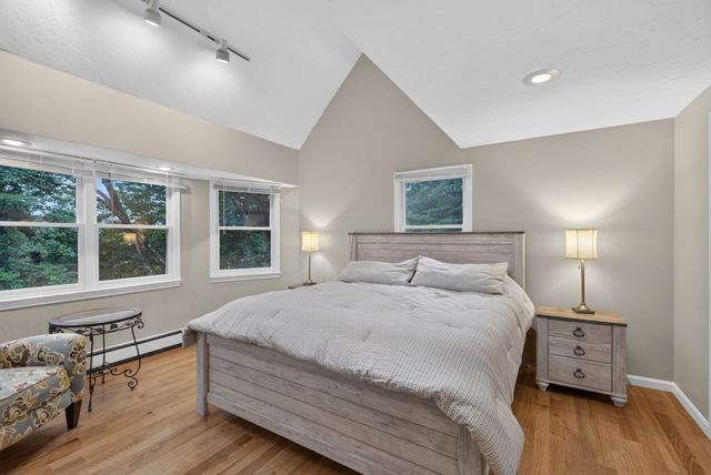 10 Fairway Dr, Groton, MA 01450